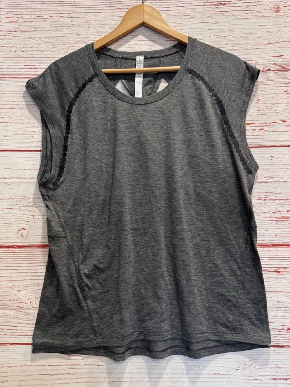 Lululemon Stop Drop & Squat Short Sleeve in Heathered Black Sz 6